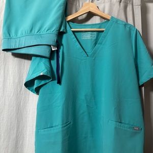 Figs XL Catarina and XL Livingston Pants: Surgical green.